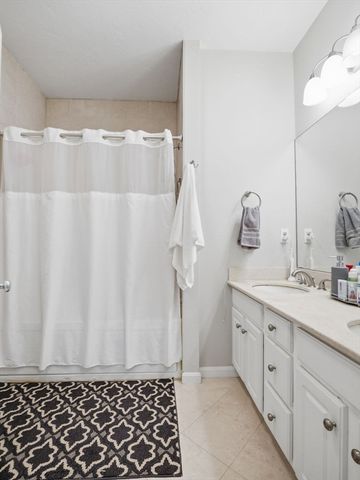 894 Main St 8, Wakefield, MA 01880