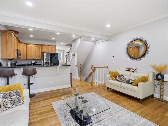 894 Main St 8, Wakefield, MA 01880