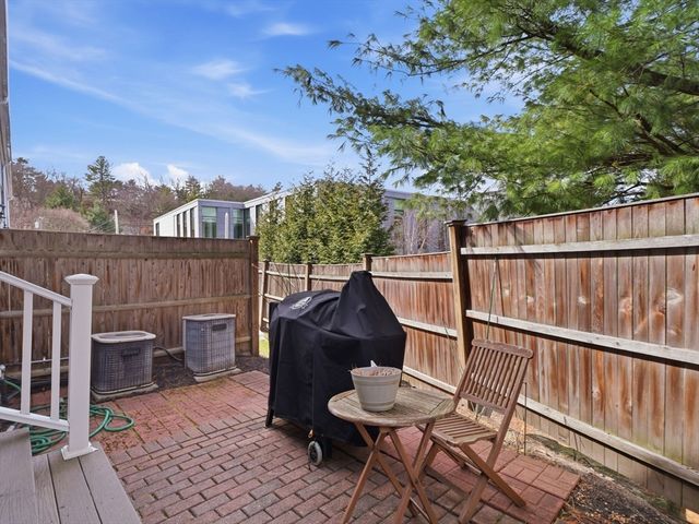 894 Main St 8, Wakefield, MA 01880