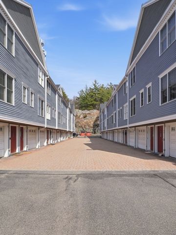 894 Main St 8, Wakefield, MA 01880