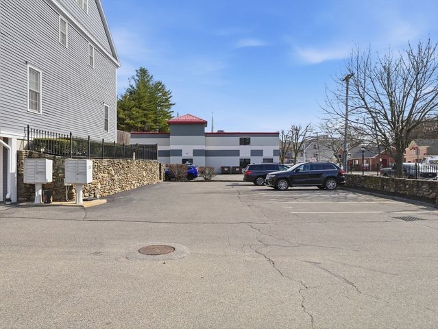 894 Main St 8, Wakefield, MA 01880