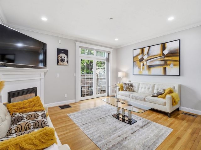 894 Main St 8, Wakefield, MA 01880