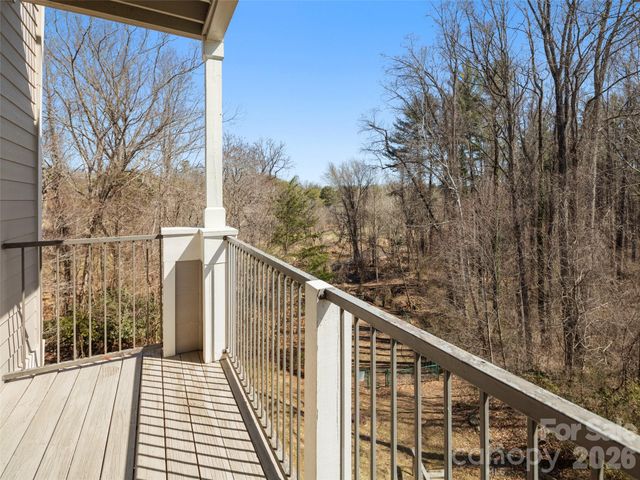 900 Vista Lake Drive 208, Candler, NC 28715