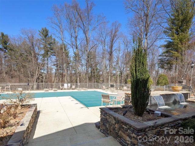 900 Vista Lake Drive 208, Candler, NC 28715