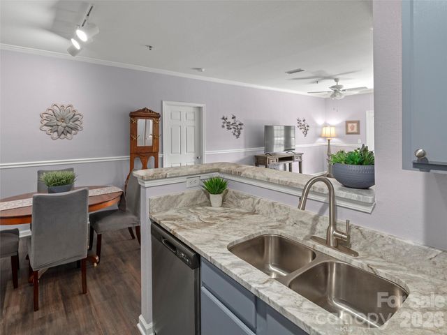 900 Vista Lake Drive 208, Candler, NC 28715