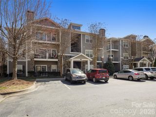 900 Vista Lake Drive 208, Candler, NC 28715