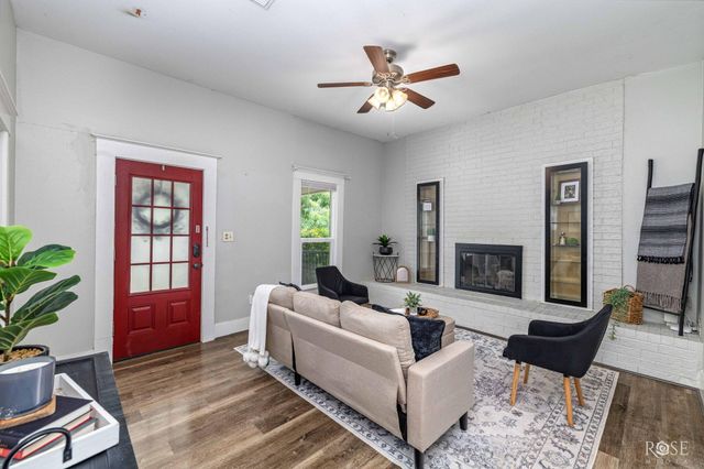 121 W Avenue B, San Angelo, TX 76903