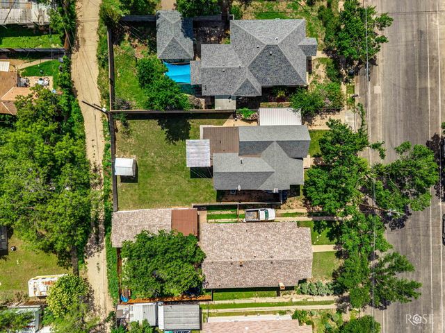 121 W Avenue B, San Angelo, TX 76903