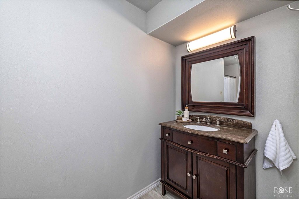 Image 23 of property listing at 121 W Avenue B, San Angelo, TX 76903