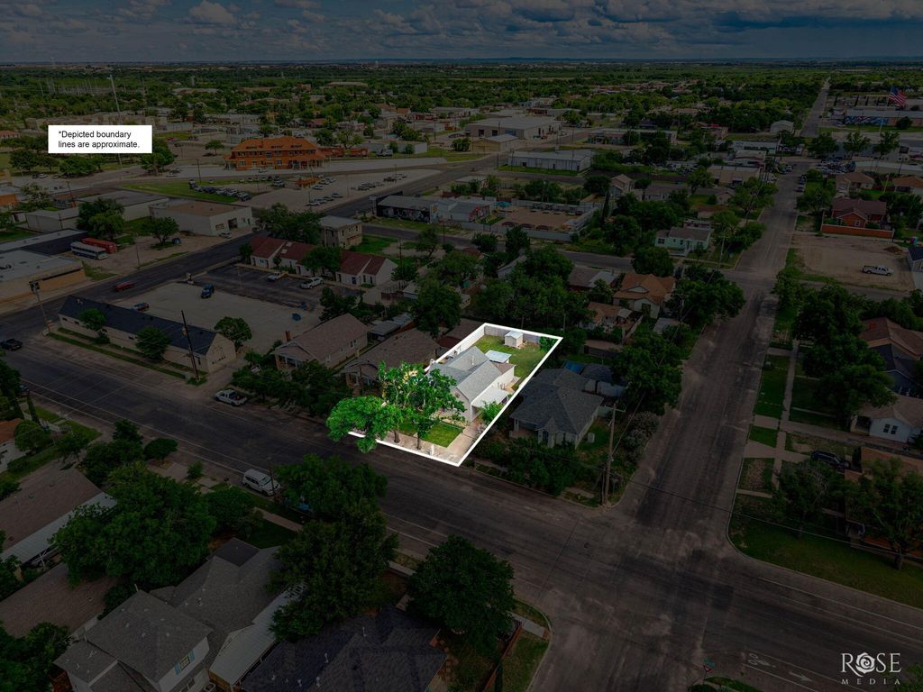 Image 34 of property listing at 121 W Avenue B, San Angelo, TX 76903