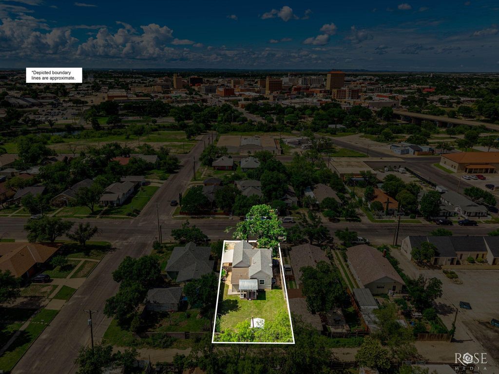 Image 39 of property listing at 121 W Avenue B, San Angelo, TX 76903