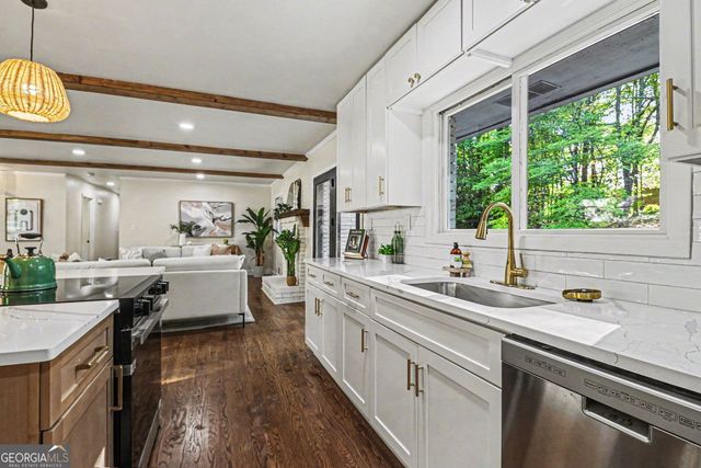 990 Melody Lane, Roswell, GA 30075