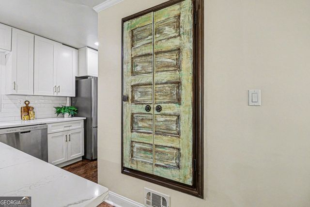 990 Melody Lane, Roswell, GA 30075