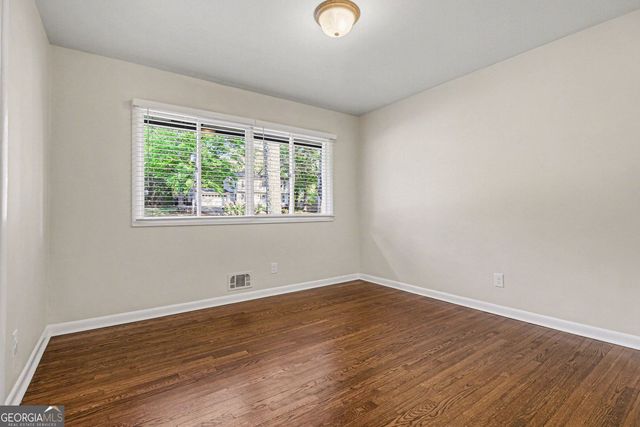 990 Melody Lane, Roswell, GA 30075