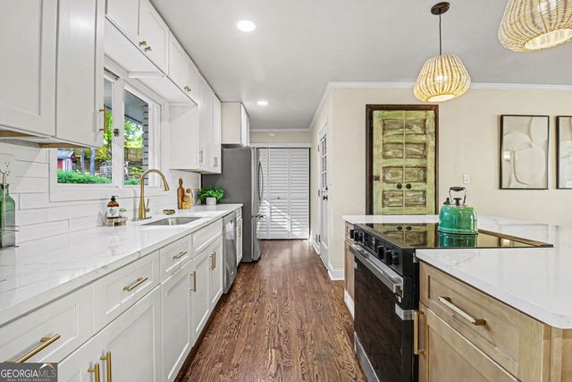 990 Melody Lane, Roswell, GA 30075