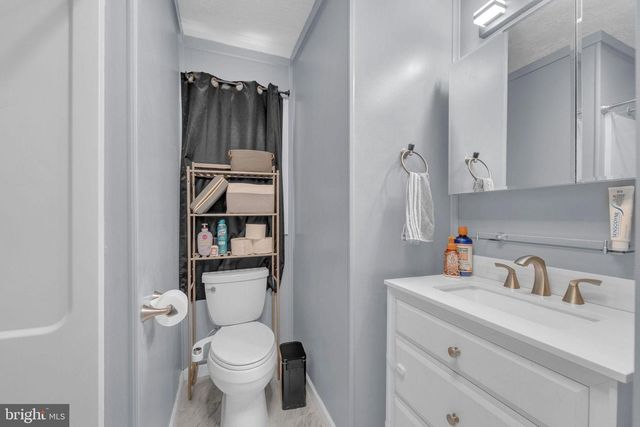 111 E PARK AVE, Lindenwold, NJ 08021