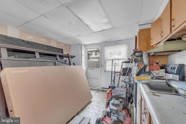 111 E PARK AVE, Lindenwold, NJ 08021