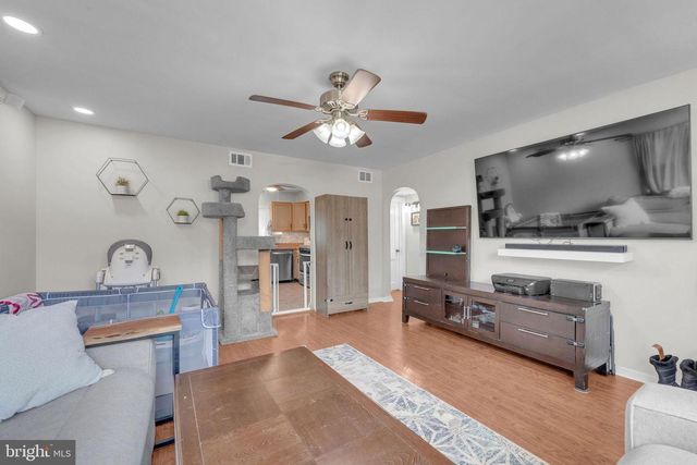 111 E PARK AVE, Lindenwold, NJ 08021