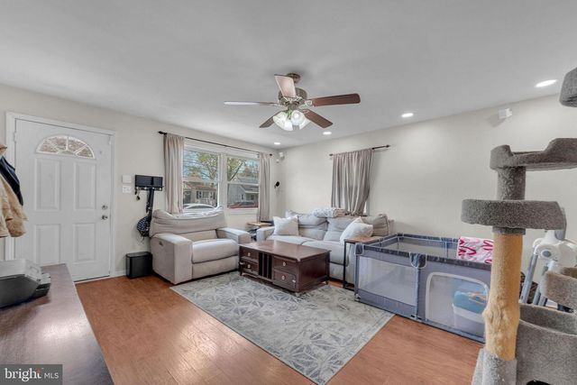 111 E PARK AVE, Lindenwold, NJ 08021