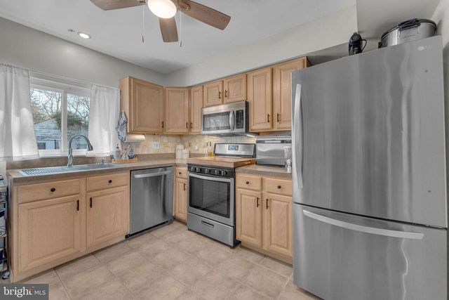 111 E PARK AVE, Lindenwold, NJ 08021