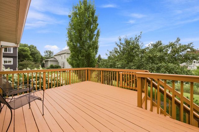 2003 Ponds Way, Shakopee, MN 55379