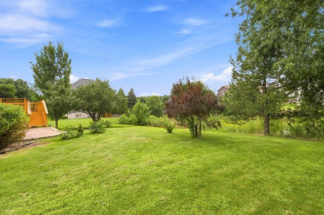2003 Ponds Way, Shakopee, MN 55379