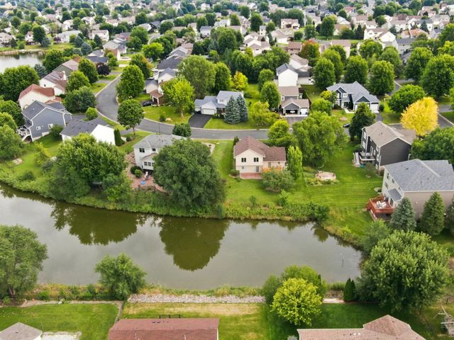 2003 Ponds Way, Shakopee, MN 55379