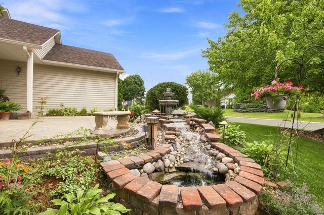 2003 Ponds Way, Shakopee, MN 55379