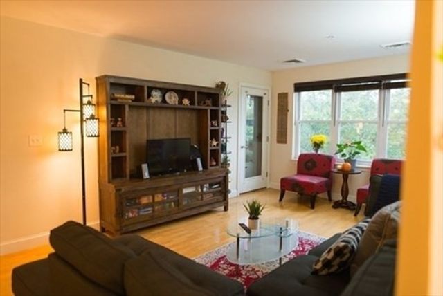 318 Rindge Ave 314, Cambridge, MA 02140