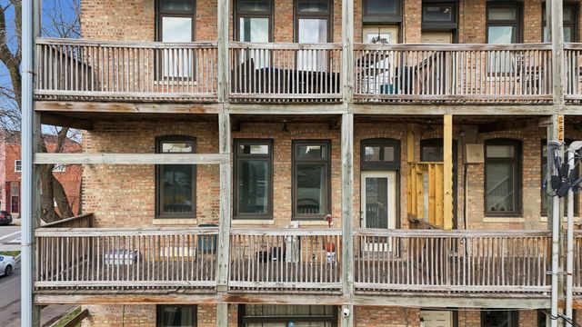 2843 S Wells Street 2E, Chicago, IL 60616