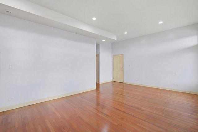 2843 S Wells Street 2E, Chicago, IL 60616