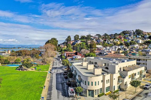 1 San Bruno Avenue J, Brisbane, CA 94005