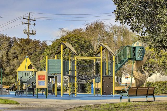 1 San Bruno Avenue J, Brisbane, CA 94005