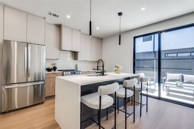 7328 Flyers Way, Dallas, TX 75235