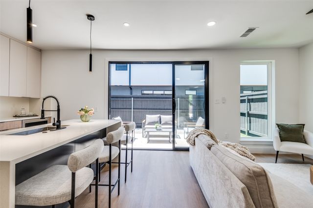 7328 Flyers Way, Dallas, TX 75235