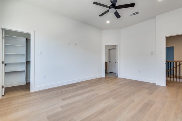 7328 Flyers Way, Dallas, TX 75235