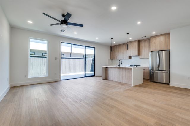 7328 Flyers Way, Dallas, TX 75235
