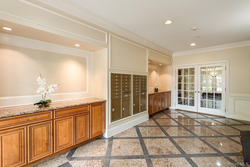 734 Regency Drive, Fishkill, NY 12524 — photo 2