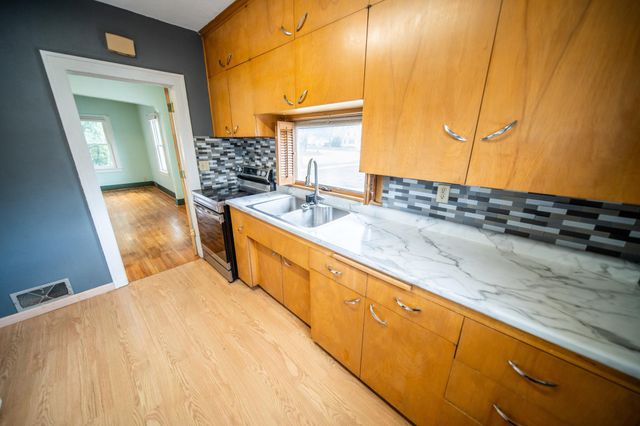 213 7th Street NW, Faribault, MN 55021