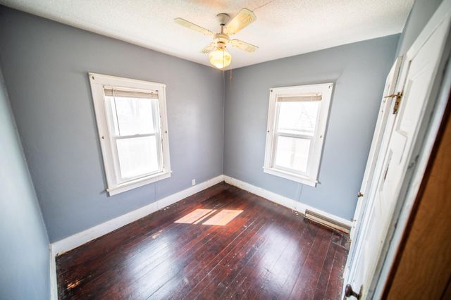213 7th Street NW, Faribault, MN 55021