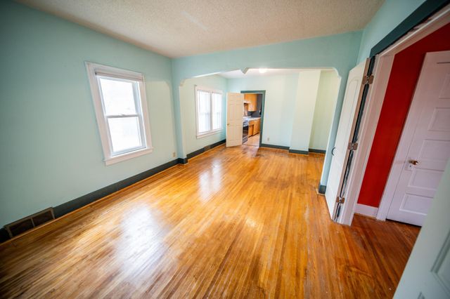 213 7th Street NW, Faribault, MN 55021