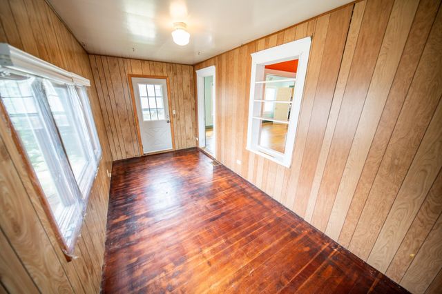 213 7th Street NW, Faribault, MN 55021