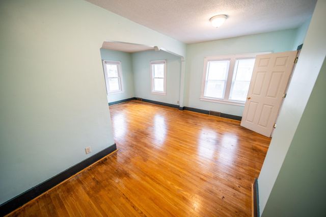 213 7th Street NW, Faribault, MN 55021