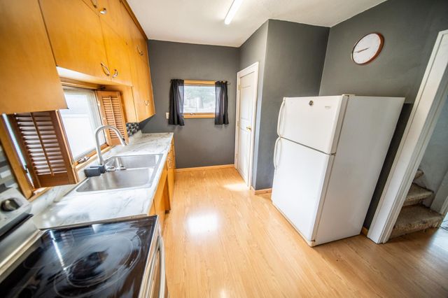 213 7th Street NW, Faribault, MN 55021