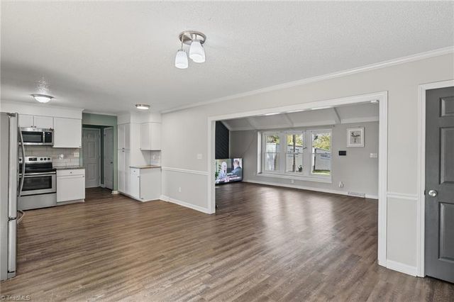 2299 Winterberry Drive, Winston-salem, NC 27106