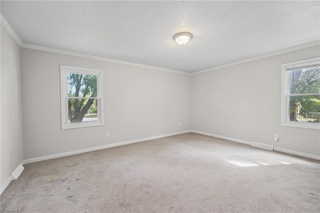 2299 Winterberry Drive, Winston-salem, NC 27106