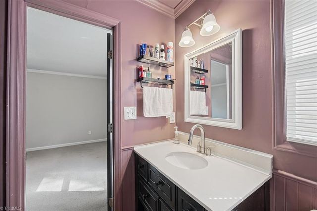 2299 Winterberry Drive, Winston-salem, NC 27106