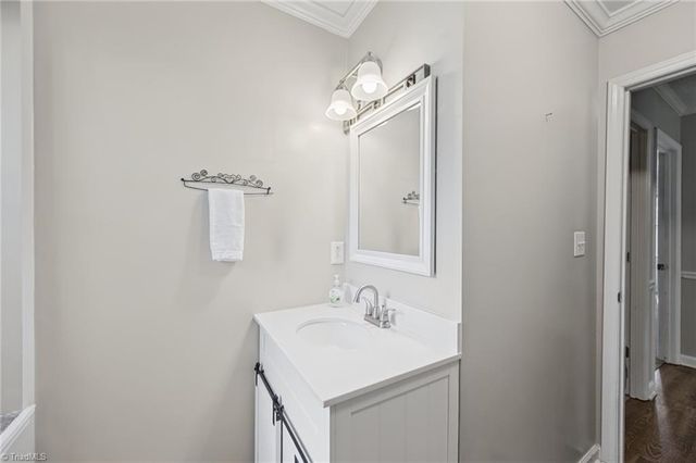 2299 Winterberry Drive, Winston-salem, NC 27106