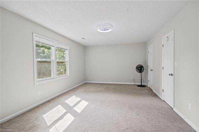 2299 Winterberry Drive, Winston-salem, NC 27106