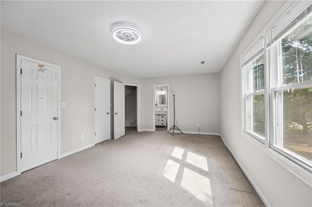2299 Winterberry Drive, Winston-salem, NC 27106